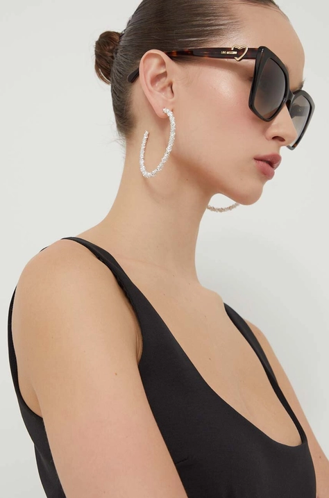 Love Moschino okulary przeciwsłoneczne damskie kolor brązowy MOL067/S