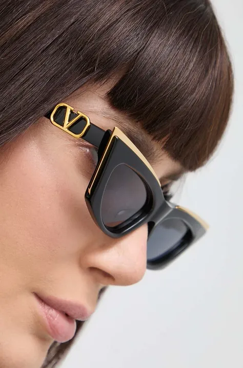 Солнцезащитные очки Valentino V - GOLDCUT - I женские цвет чёрный VLS-113A