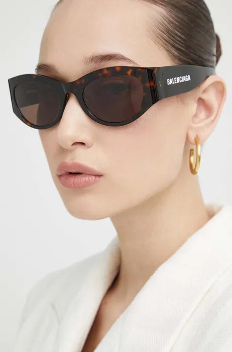 Slnečné okuliare Balenciaga dámske, hnedá farba, BB0330SK