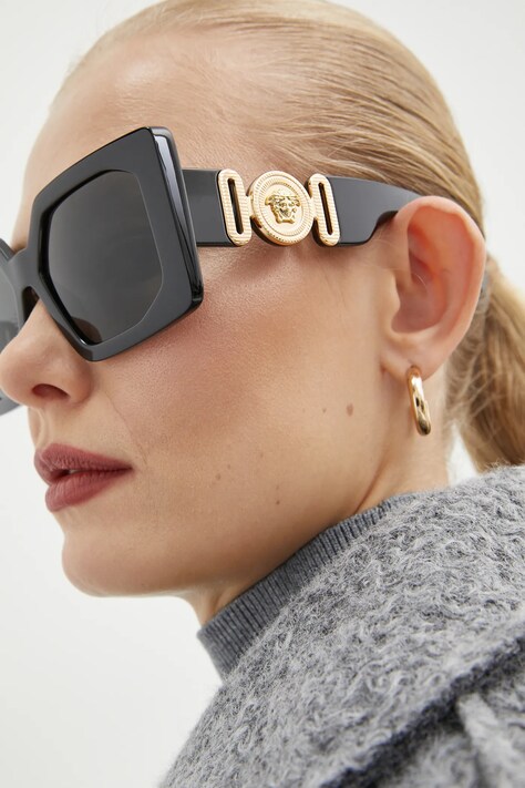 Солнцезащитные очки Versace женские цвет чёрный 0VE4478U