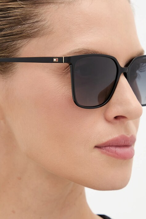 Tommy Hilfiger okulary przeciwsłoneczne damskie kolor czarny TH 2292/S