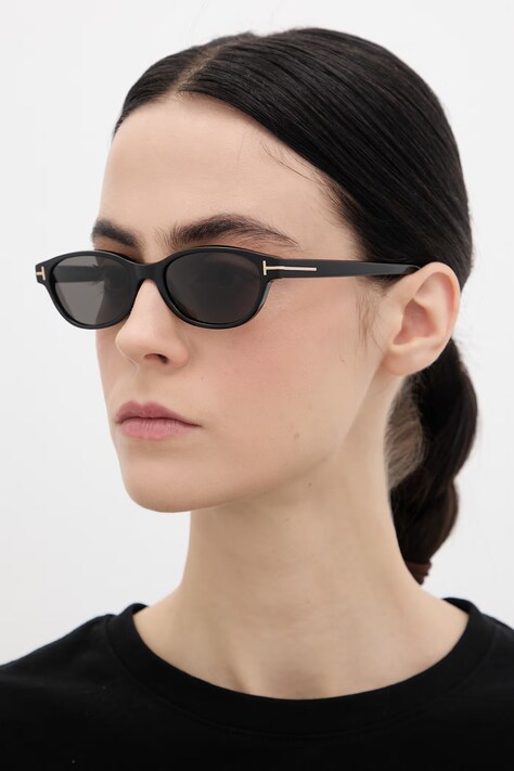 Tom Ford okulary przeciwsłoneczne damskie kolor czarny FT1310_5201A