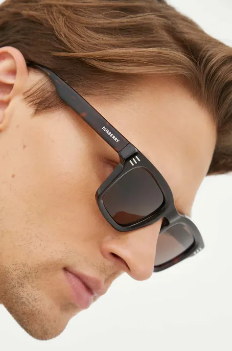 Сонцезахисні окуляри Burberry чоловічі колір коричневий