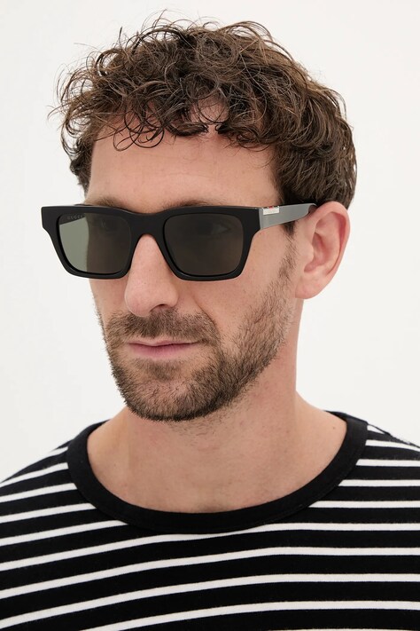 Слънчеви очила Gucci в черно GG1889S