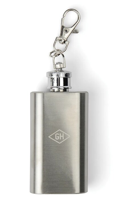 Kľúčenka s ploskačkou Gentlemen's Hardware Mini Hip Flask 28 ml šedá farba