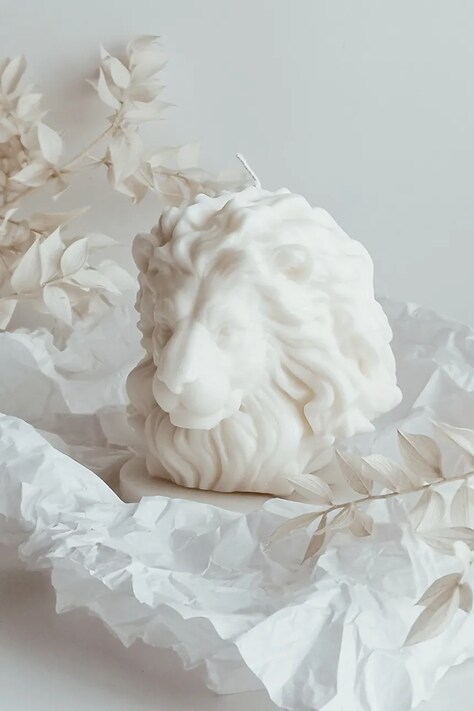 Декоративная свеча Temida Lion 515 g цвет бежевый