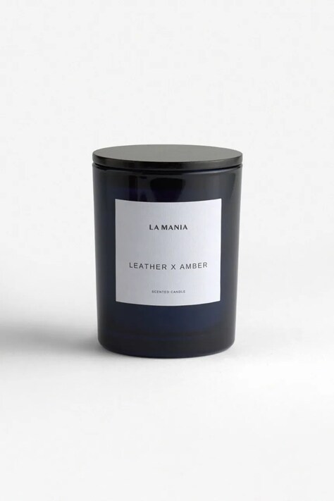 La Mania świeca zapachowa Leather&Amber 180 g kolor granatowy