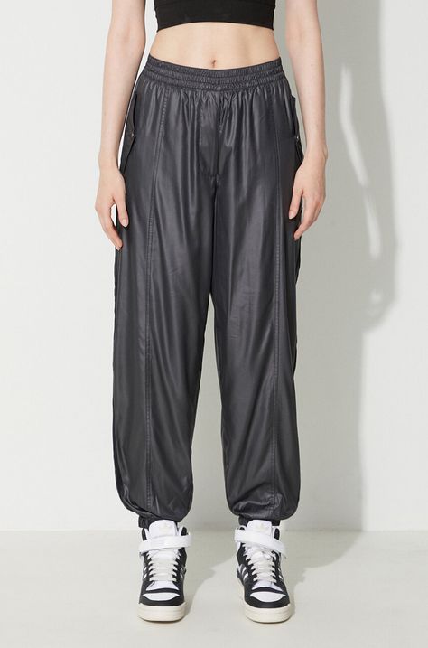 Παντελόνι adidas Woven Jogger HR3425 χρώμα: μαύρο F30