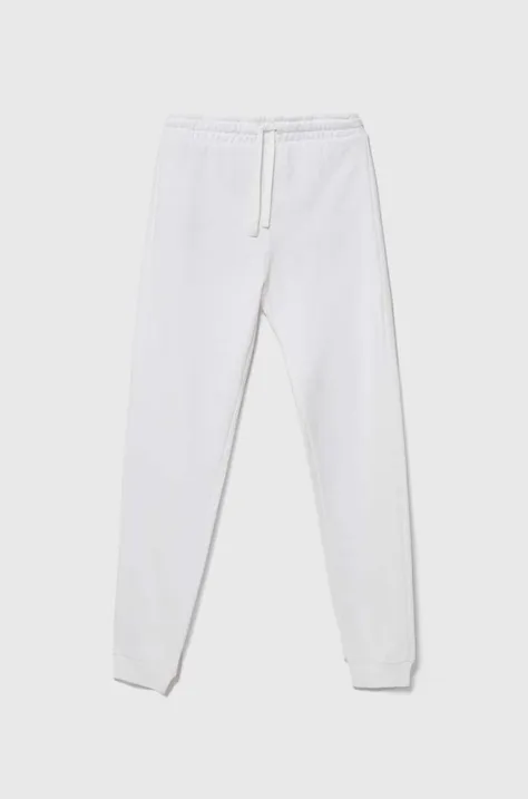Детски памучен спортен панталон United Colors of Benetton в бяло с изчистен дизайн