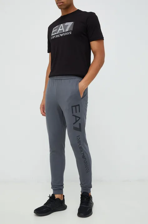Хлопковые спортивные штаны EA7 Emporio Armani мужские цвет серый с принтом