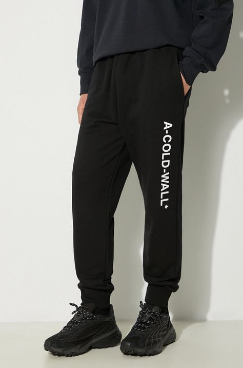 Хлопковые спортивные штаны A-COLD-WALL* Essential Logo цвет чёрный с принтом ACWMB096.-SLATE.GREY