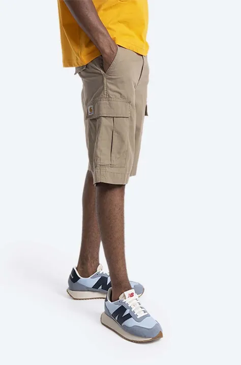 Carhartt WIP pantaloni scurți din bumbac Regular Cargo culoarea maro I028246.-LEATHER