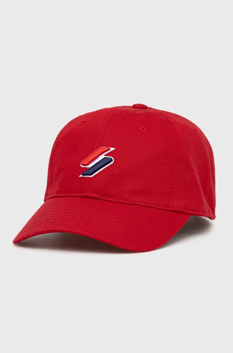 Памучна шапка Superdry в червено с изчистен дизайн