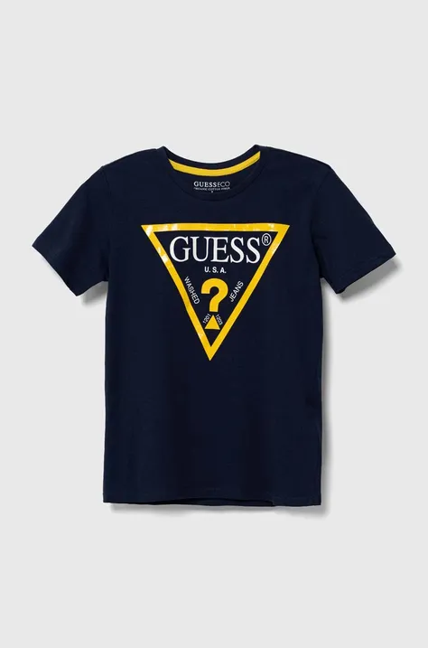 Детска памучна тениска Guess в тъмносиньо с принт