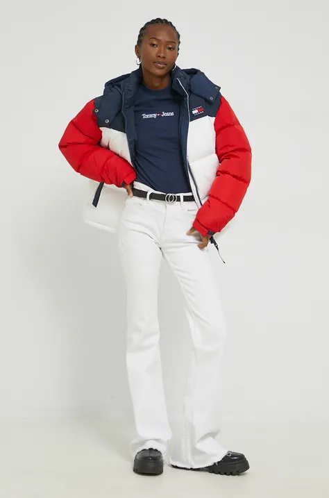 Pernata jakna Tommy Jeans za žene, boja: crvena, za zimu