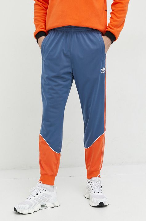 Спортен панталон adidas Originals в синьо с апликация