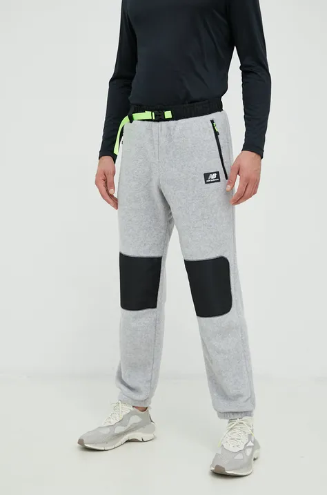 New Balance pantaloni barbati, culoarea gri, cu imprimeu