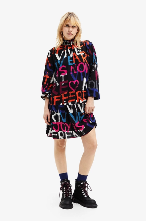 Haljina Desigual boja: crna, mini, oversize