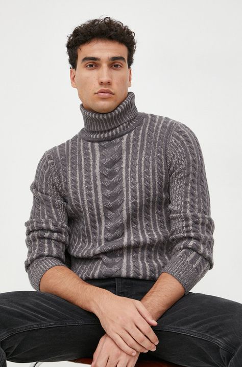 Guess sweter z domieszką wełny