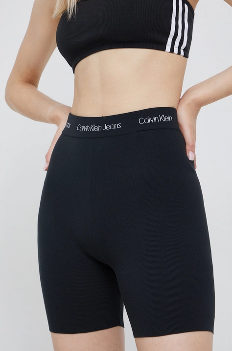 Къси панталони Calvin Klein Jeans в черно с изчистен дизайн с висока талия