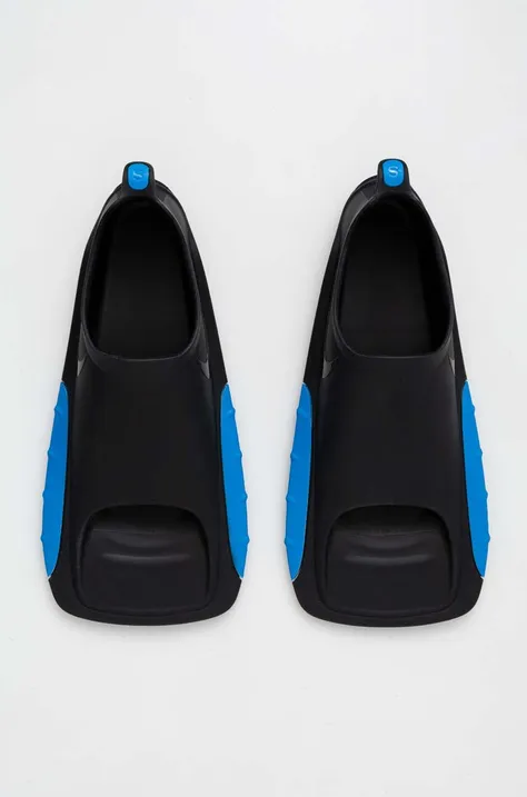 Plavutke Nike črna barva