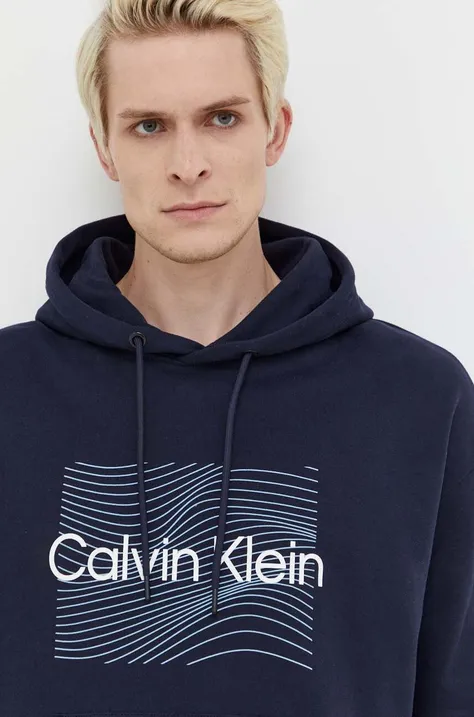Pamučna dukserica Calvin Klein za muškarce, boja: tamno plava, s kapuljačom, s tiskom