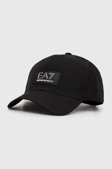 Шапка с козирка EA7 Emporio Armani в черно с апликация