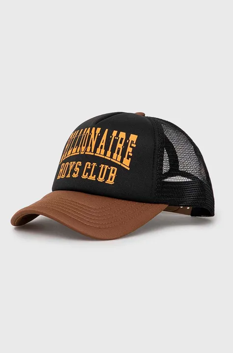 Kapa sa šiltom New Balance 574 VARSITY LOGO TRUCKER CAP boja: crna, s tiskom, B23359