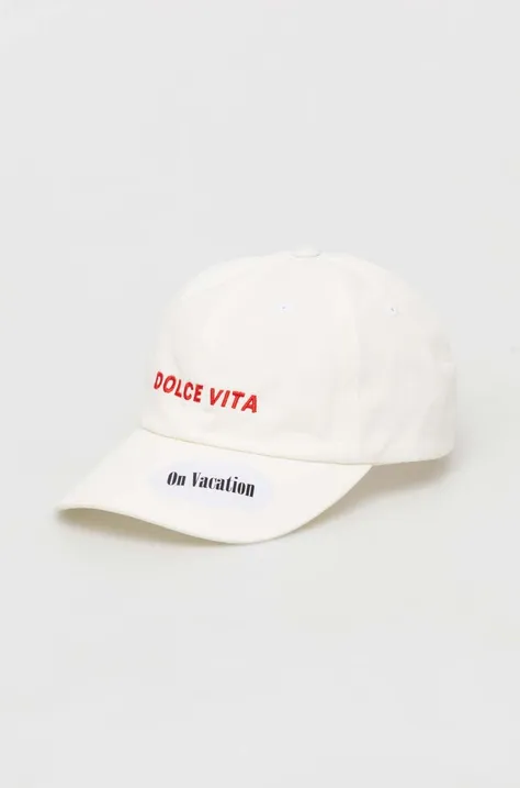Βαμβακερό καπέλο του μπέιζμπολ On Vacation χρώμα: μπεζ