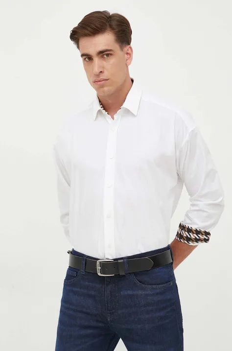 Хлопковая рубашка BOSS мужская цвет белый relaxed классический воротник