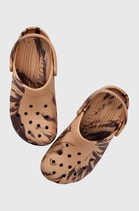 Šľapky Crocs hnedá farba