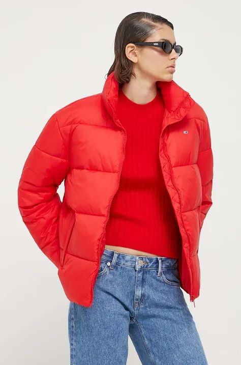 Jakna Tommy Jeans za žene, boja: crvena, za zimu