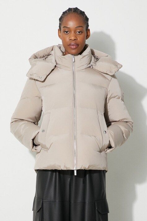 Пухено яке Woolrich в бежово зимен модел