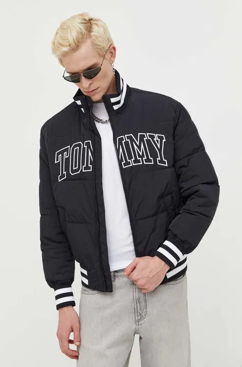 Куртка-бомбер Tommy Jeans чоловічий колір чорний перехідна