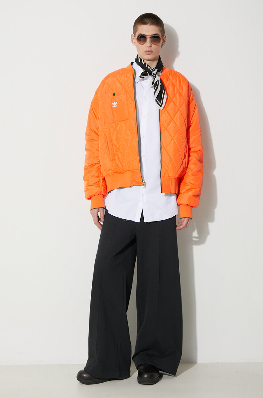 Двусторонняя куртка-бомбер adidas Originals Oversized Reversible Bomber мужская цвет зелёный зимняя oversize IW3649