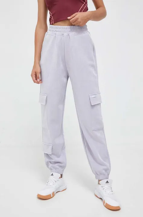 Спортен панталон Guess в лилаво с изчистен дизайн