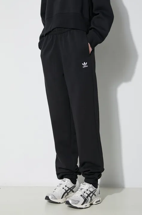 Спортен панталон adidas Originals 0 в черно с изчистен дизайн IA6437