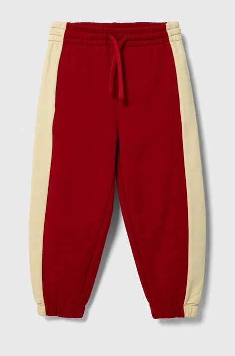 United Colors of Benetton spodnie dresowe bawełniane dziecięce kolor czerwony wzorzyste
