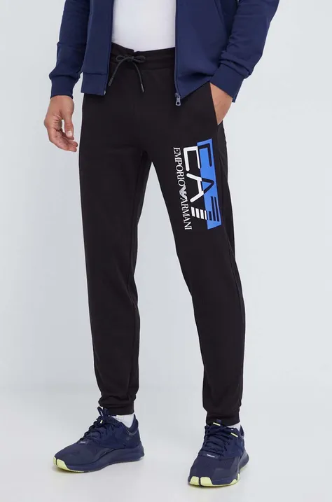 Хлопковые спортивные штаны EA7 Emporio Armani цвет чёрный с принтом