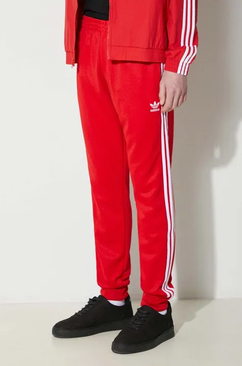 Спортен панталон adidas Originals 0 в червено с апликация  IM4543