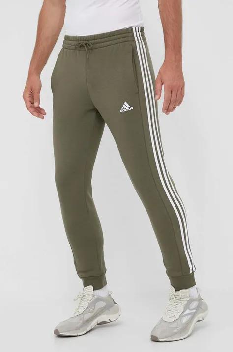 Спортен панталон adidas в зелено с апликация
