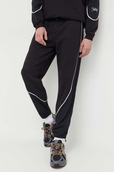 Спортивные штаны Vertere Berlin цвет чёрный с аппликацией