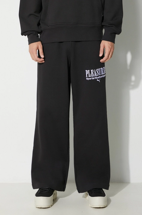 Bavlněné tepláky Puma PUMA x PLEASURES Sweatpants černá barva, s aplikací, 620882