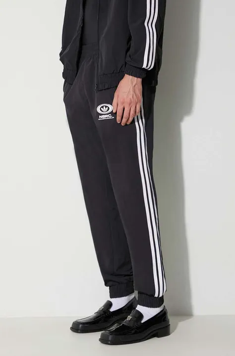 adidas Originals spodnie dresowe NSRC Track Pants kolor czarny z aplikacją IL4982