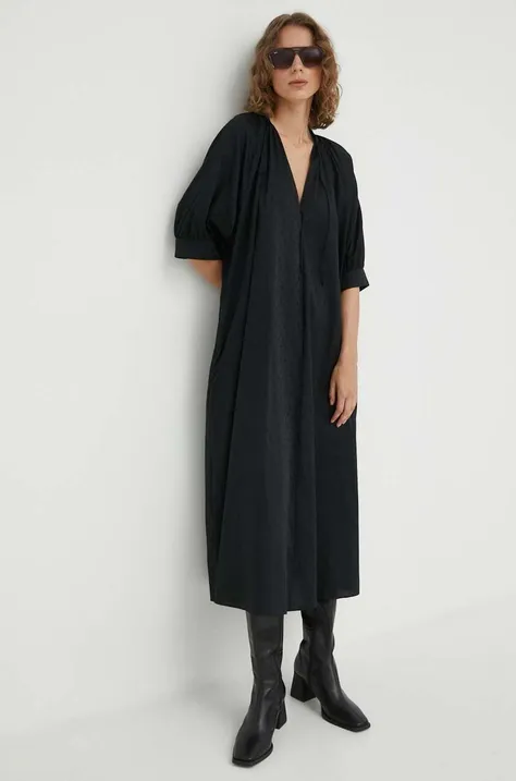 Памучна рокля Samsoe Samsoe в черно среднодълга с уголемена кройка