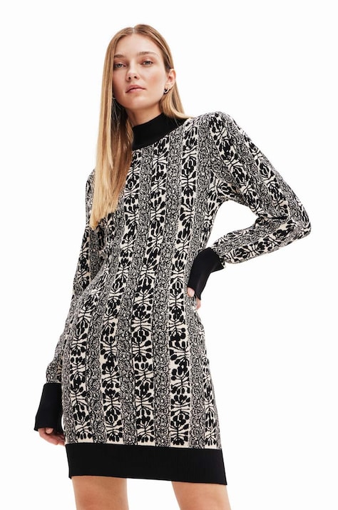 Desigual rochie culoarea negru, mini, mulată