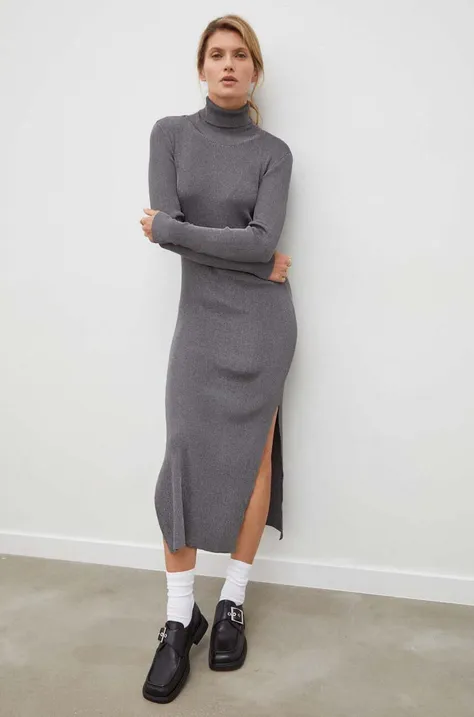 Сукня Gestuz колір сірий maxi облягаюча