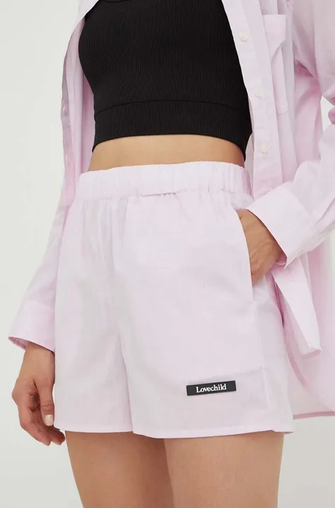 Памучен къс панталон Lovechild в розово с апликация с висока талия