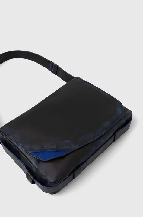 Кожена чанта Ader Error Vlead Messenger Bag в черно BMADFWBA1101