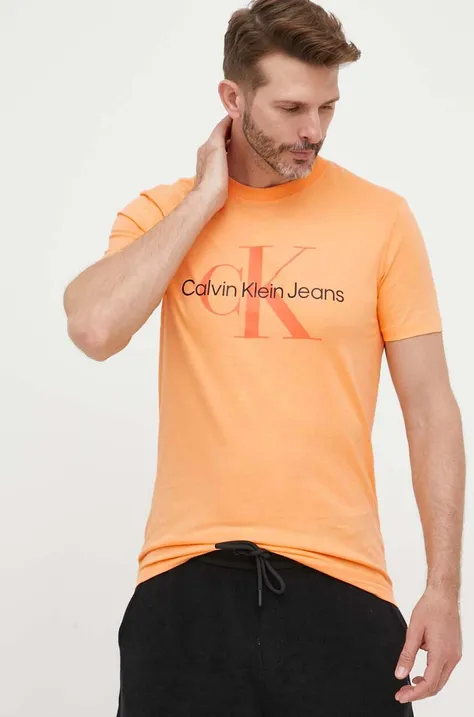 Памучна тениска Calvin Klein Jeans в оранжево с принт J30J320806